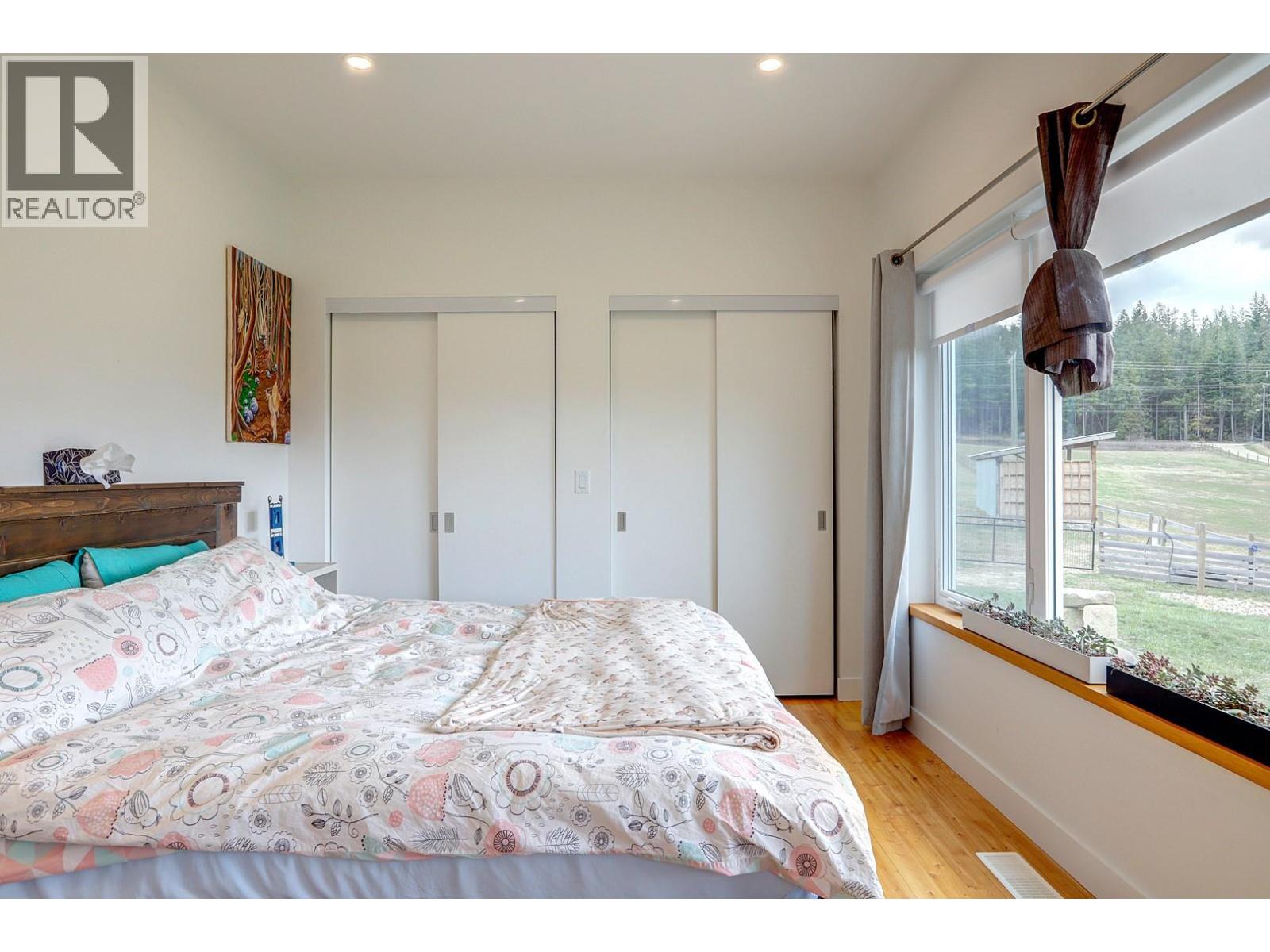1841 50 Street NW - 50