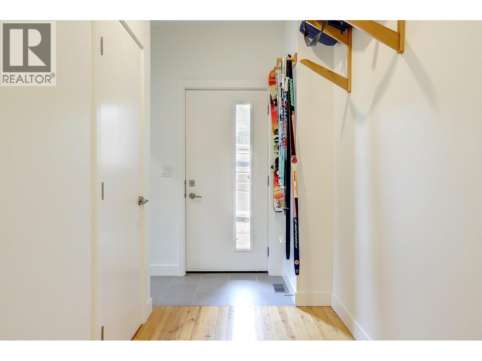 1841 50 Street NW - 52