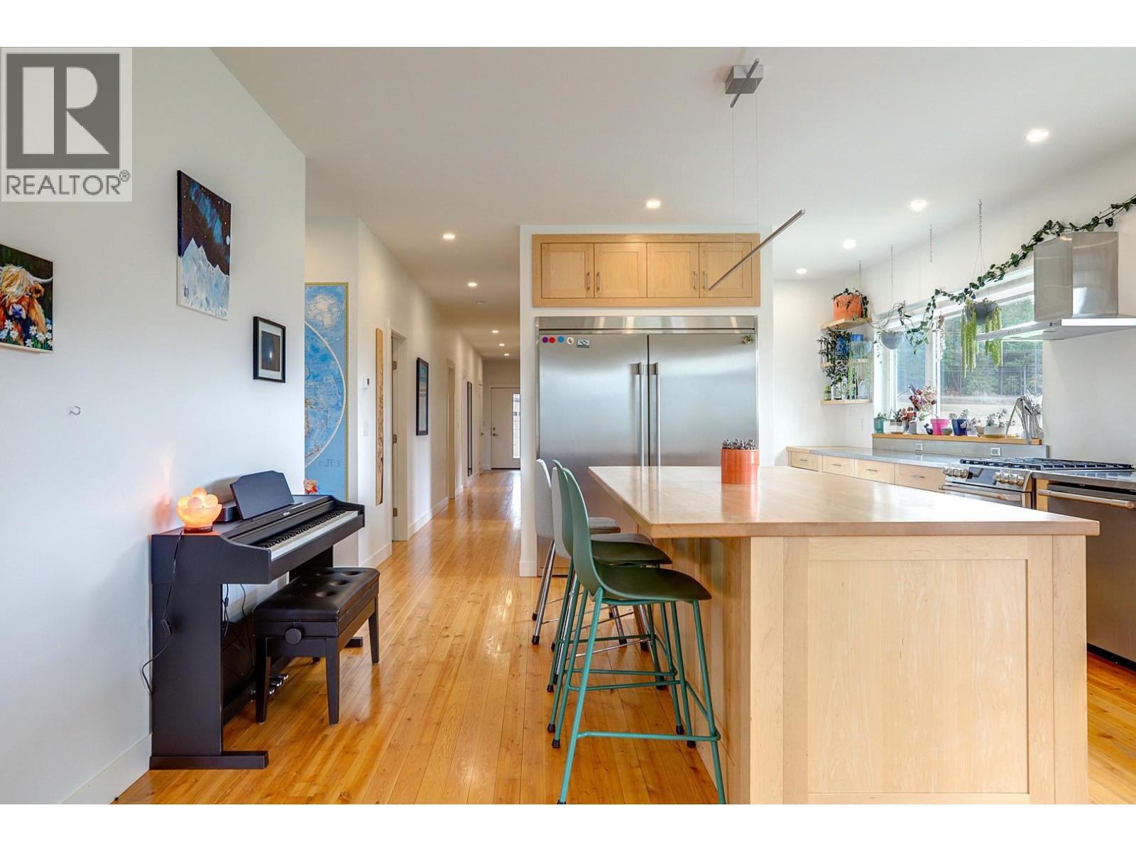 1841 50 Street NW - 35