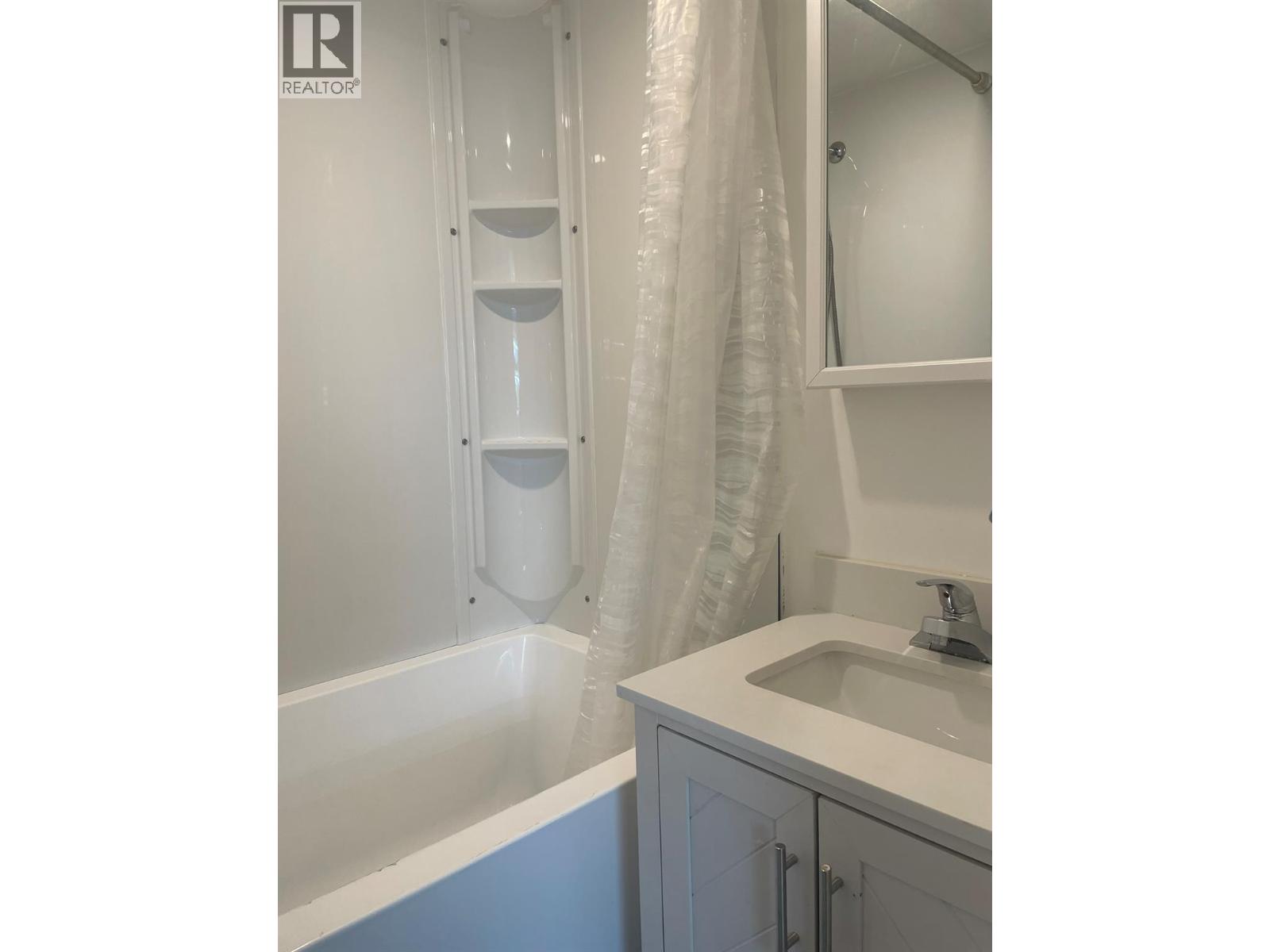 1841 50 Street NW - 69