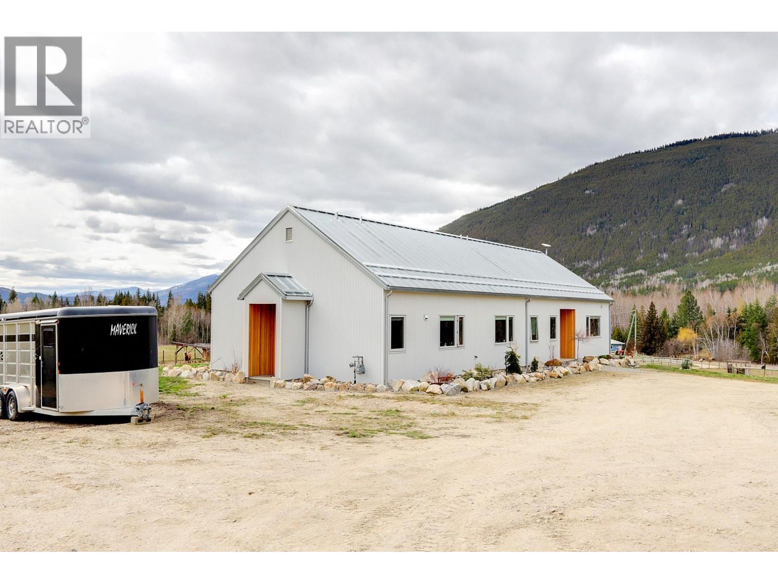 1841 50 STREET NW - 6