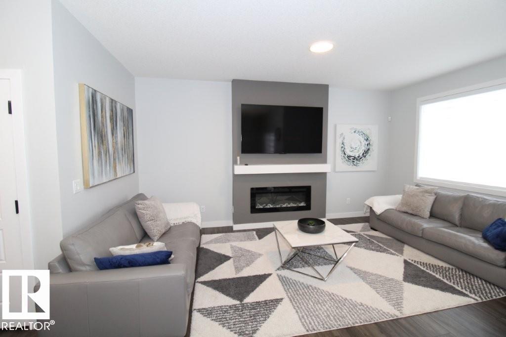 22140 81 AV NW - 19