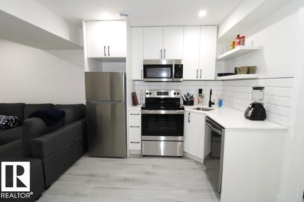 22140 81 AV NW - 29