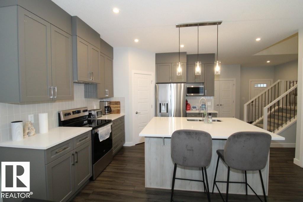 22140 81 AV NW - 4