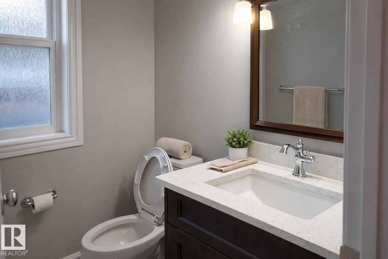 11903 37 ST NW - 9