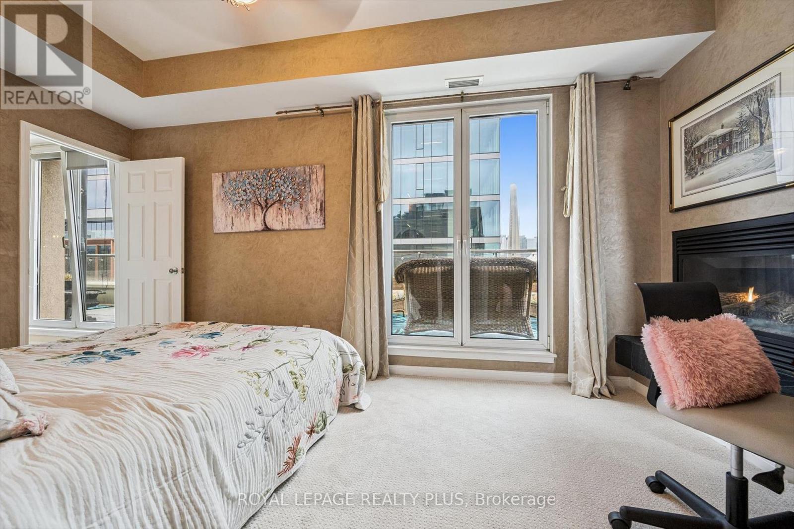 #620 550 FRONT STREET W - 16