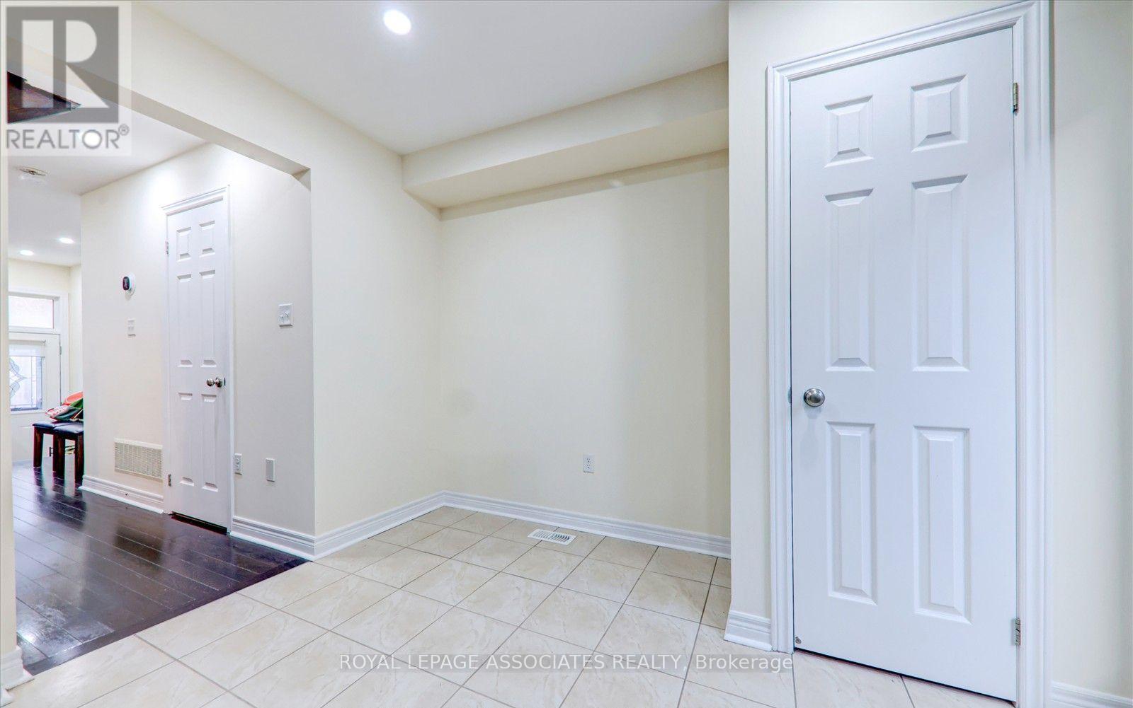 19 KAWNEER TERRACE - 14