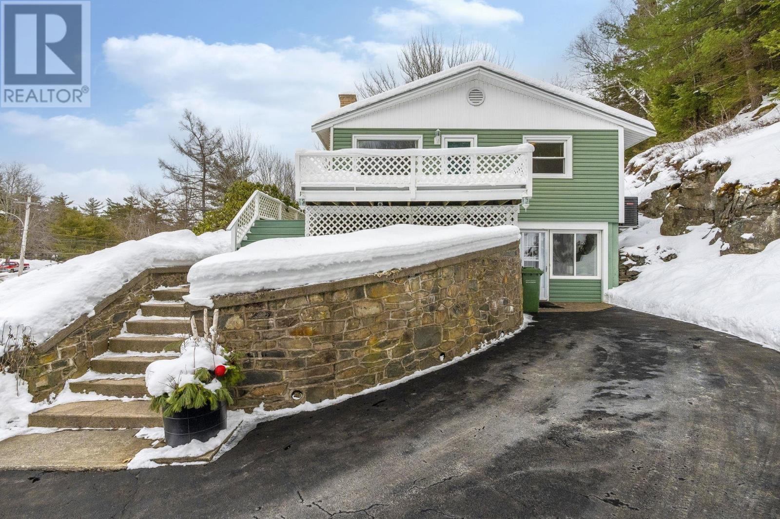 Property 11 of 50 of 5442 Highway 2