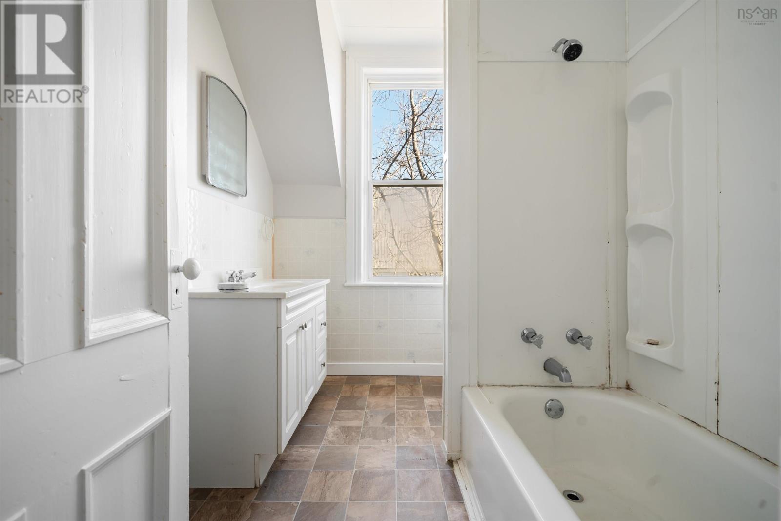 Property 29 of 35 of 213 Temperance Street