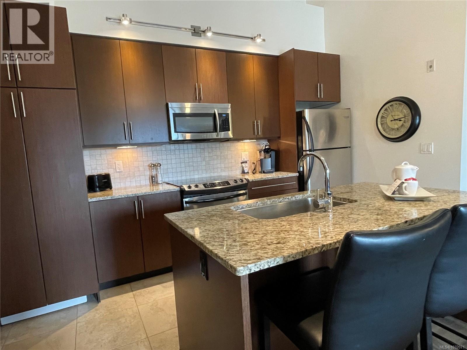 #127 1175 RESORT DR - 16