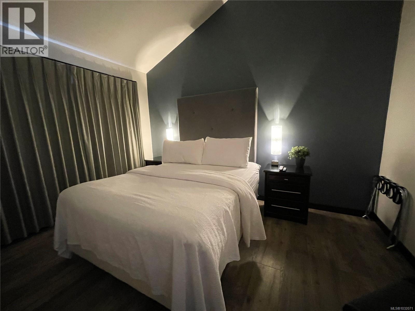 #127 1175 RESORT DR - 20