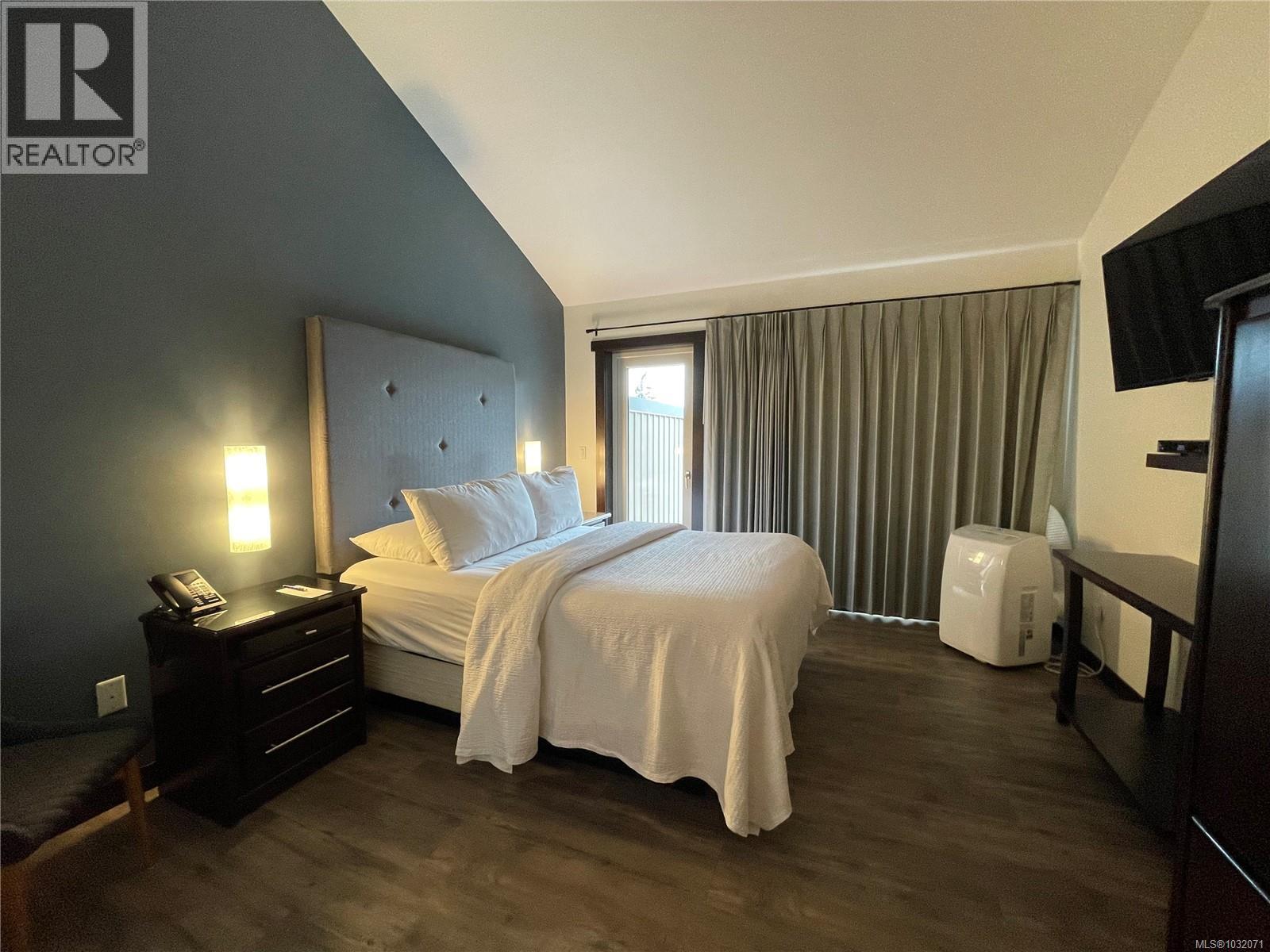 #127 1175 RESORT DR - 26