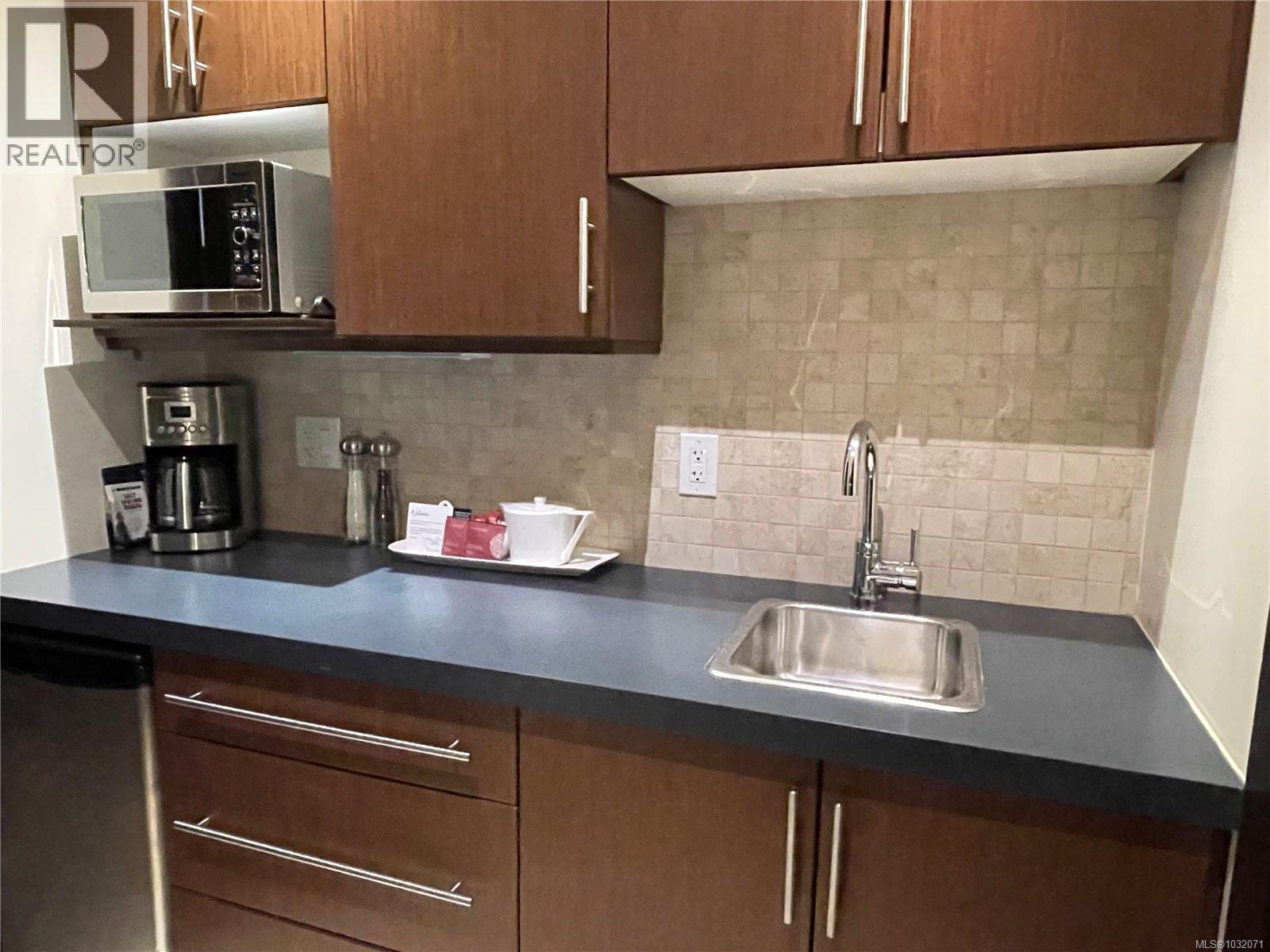 #127 1175 RESORT DR - 29