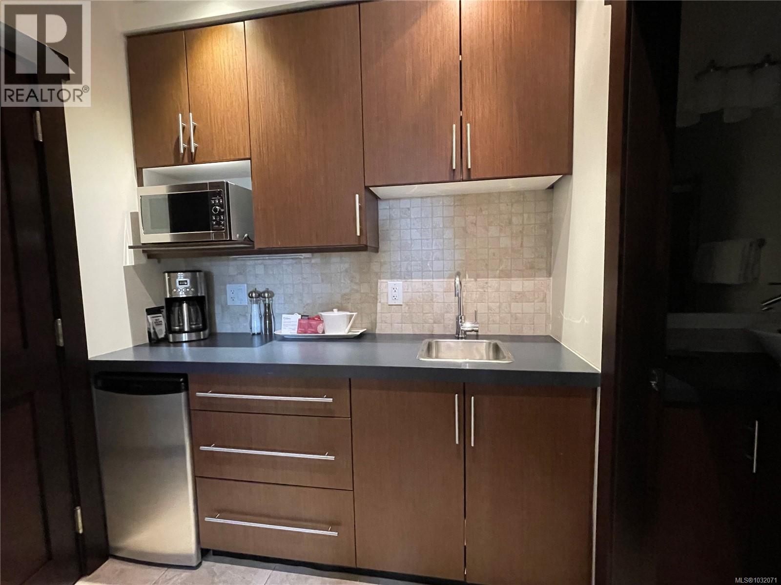 #127 1175 RESORT DR - 30