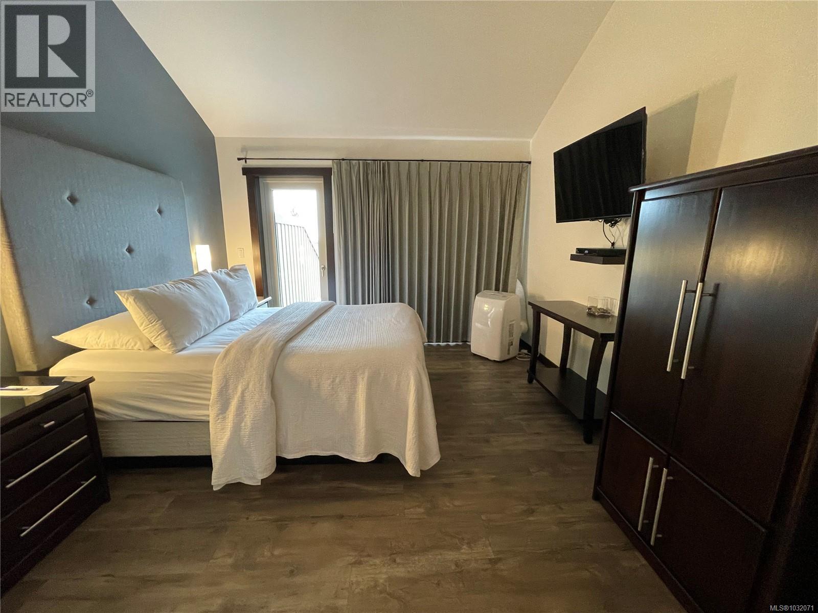 #127 1175 RESORT DR - 31