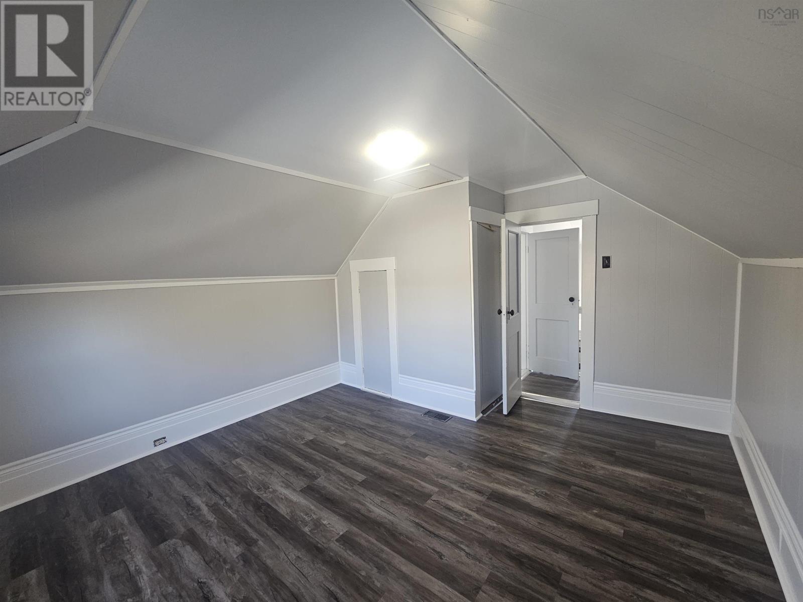 Property 16 of 27 of 105 Mitchell Avenue