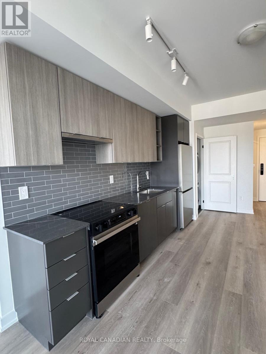 610 - 2075 LAKESHORE ROAD