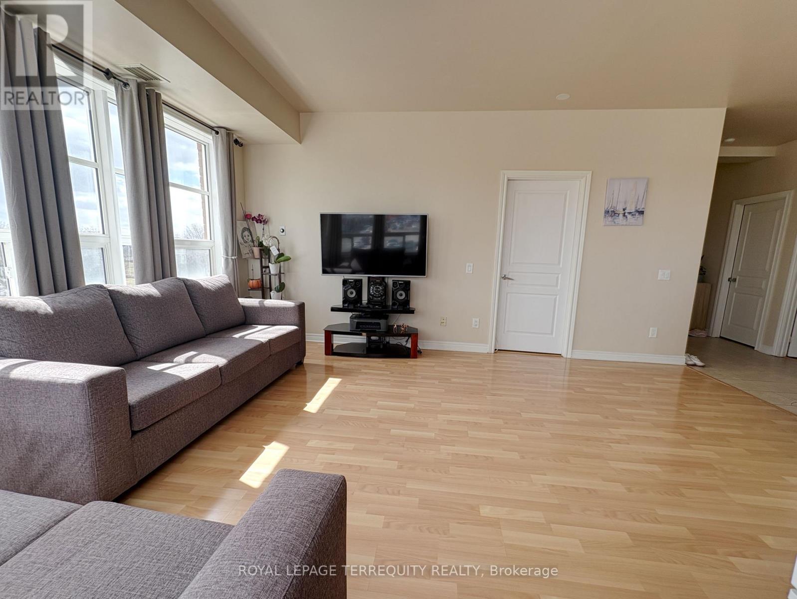 #217 1415 LAWRENCE AVENUE W - 12