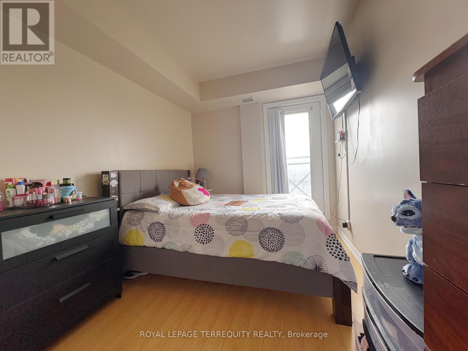 #217 1415 LAWRENCE AVENUE W - 18