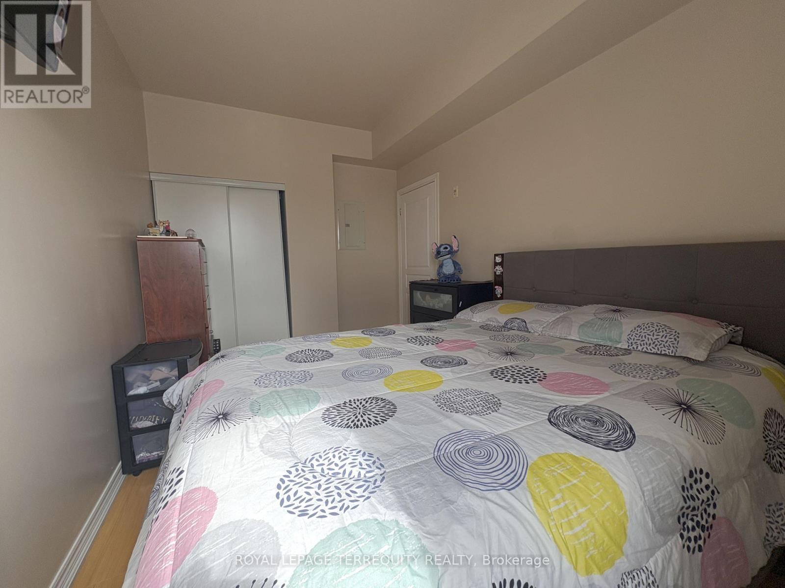 #217 1415 LAWRENCE AVENUE W - 19