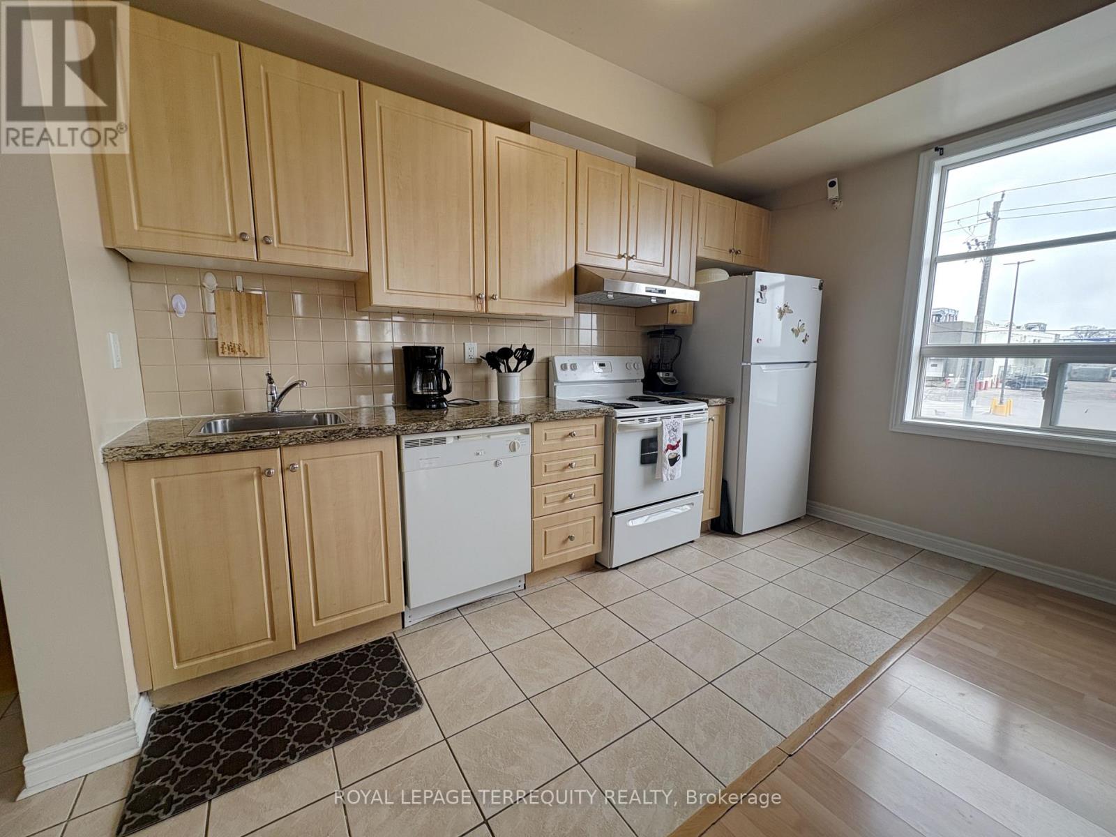 #217 1415 LAWRENCE AVENUE W - 7