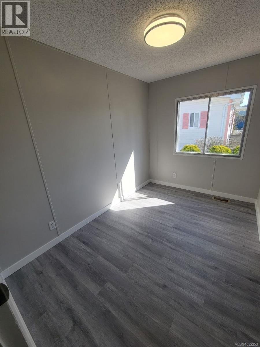 #8 7871 WEST COAST RD - 13