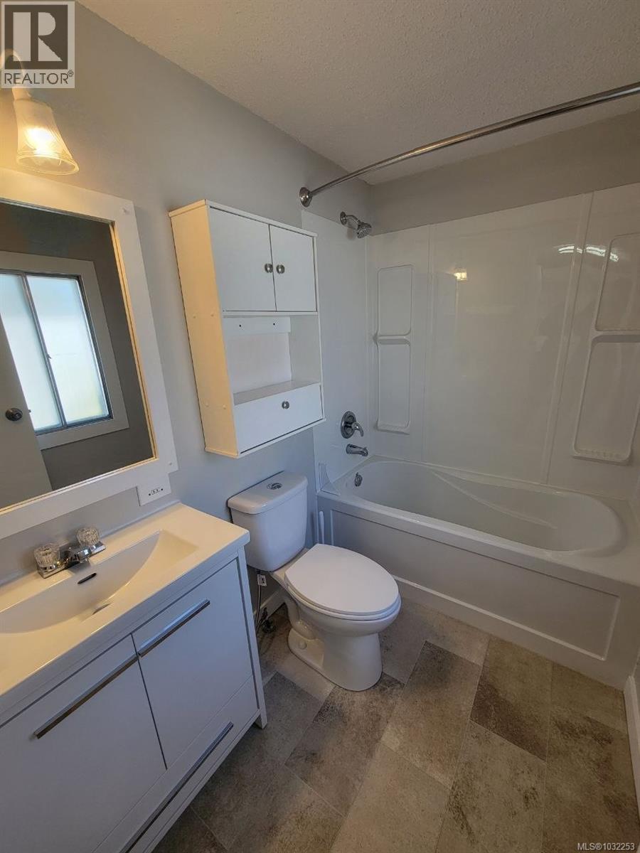 #8 7871 WEST COAST RD - 15