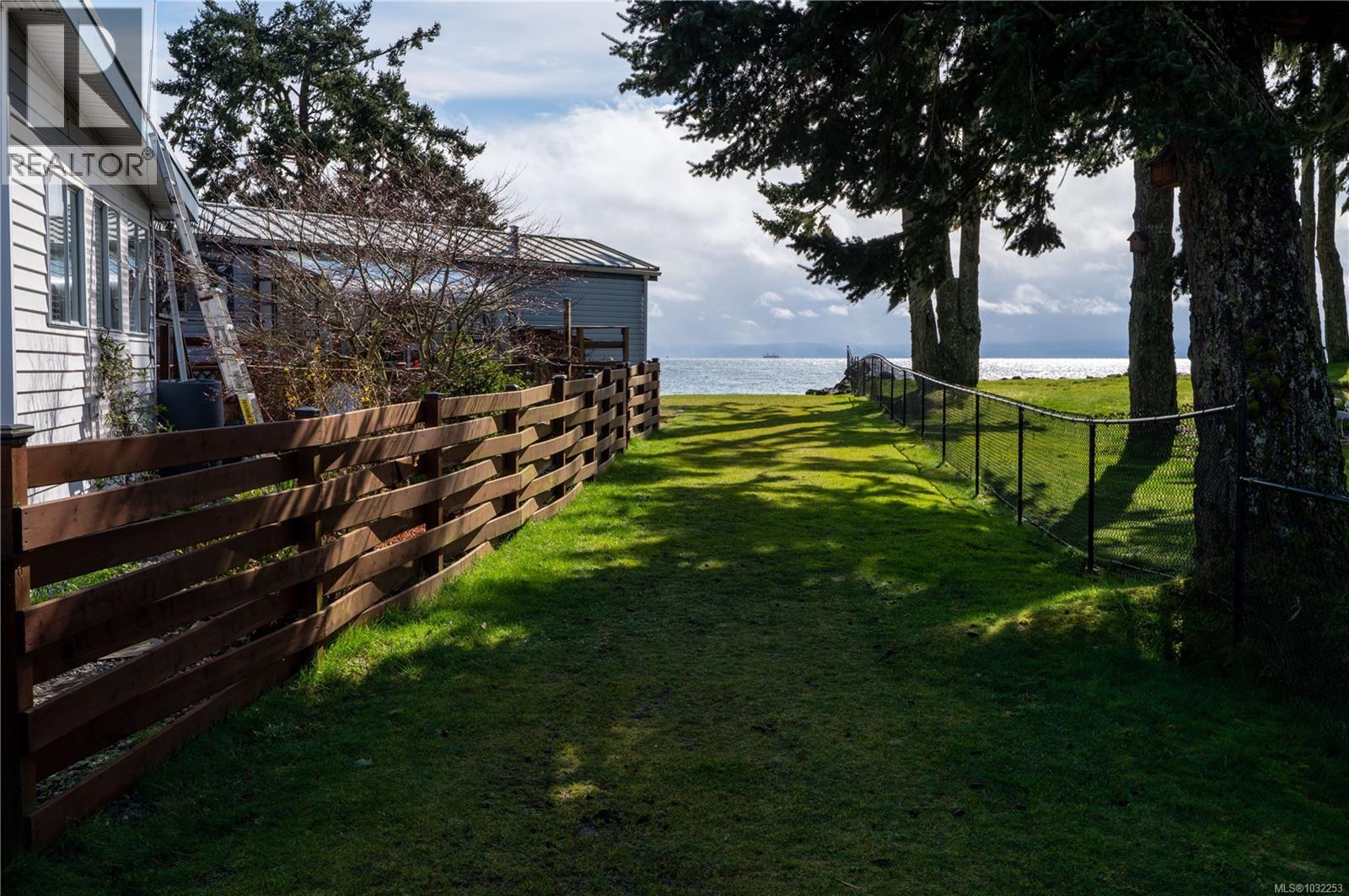 #8 7871 WEST COAST RD - 20