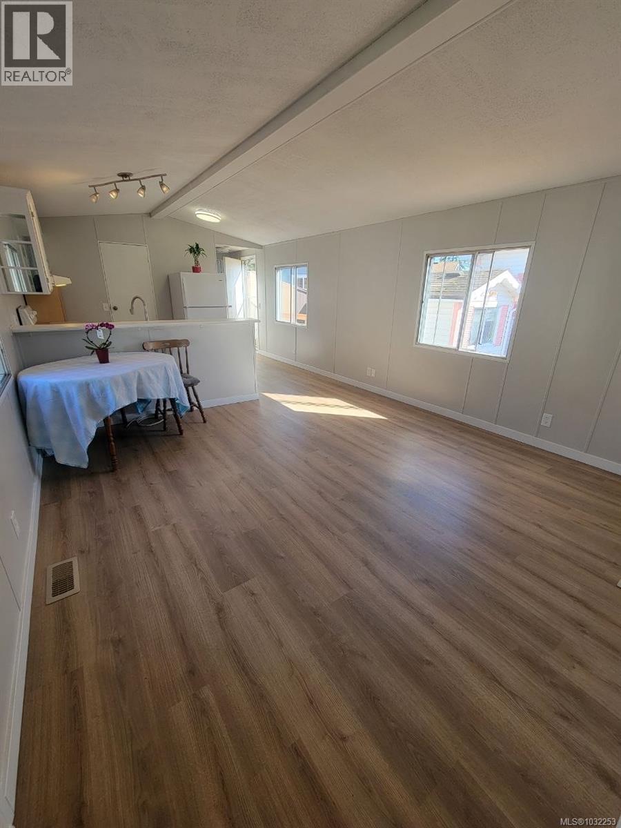 #8 7871 WEST COAST RD - 8