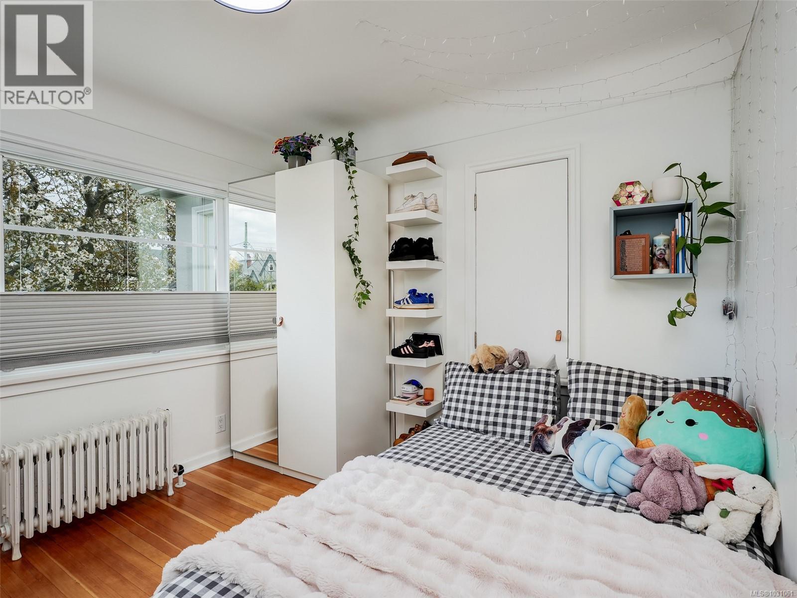  2420 Bowker Avenue, Oak Bay