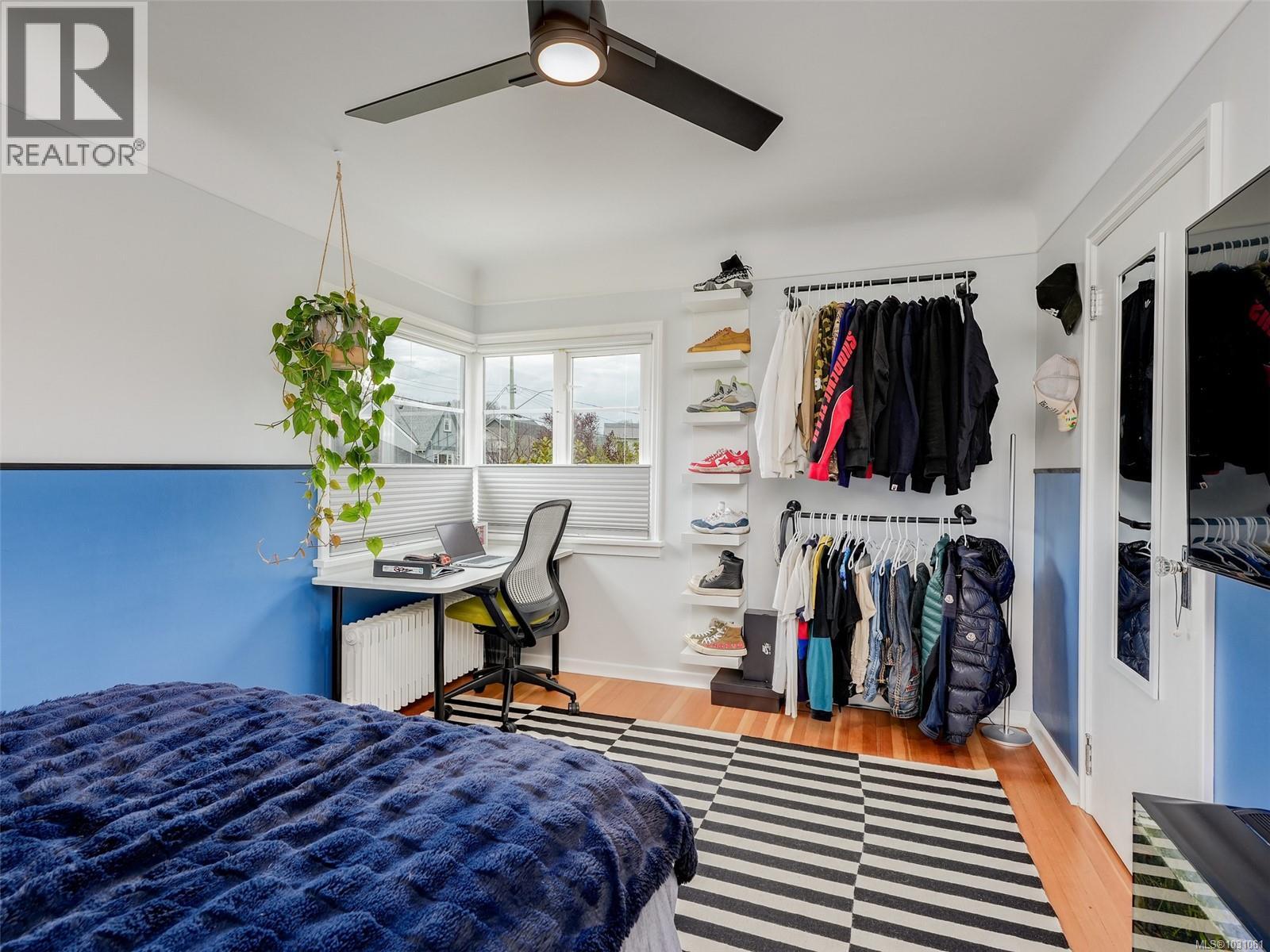  2420 Bowker Avenue, Oak Bay