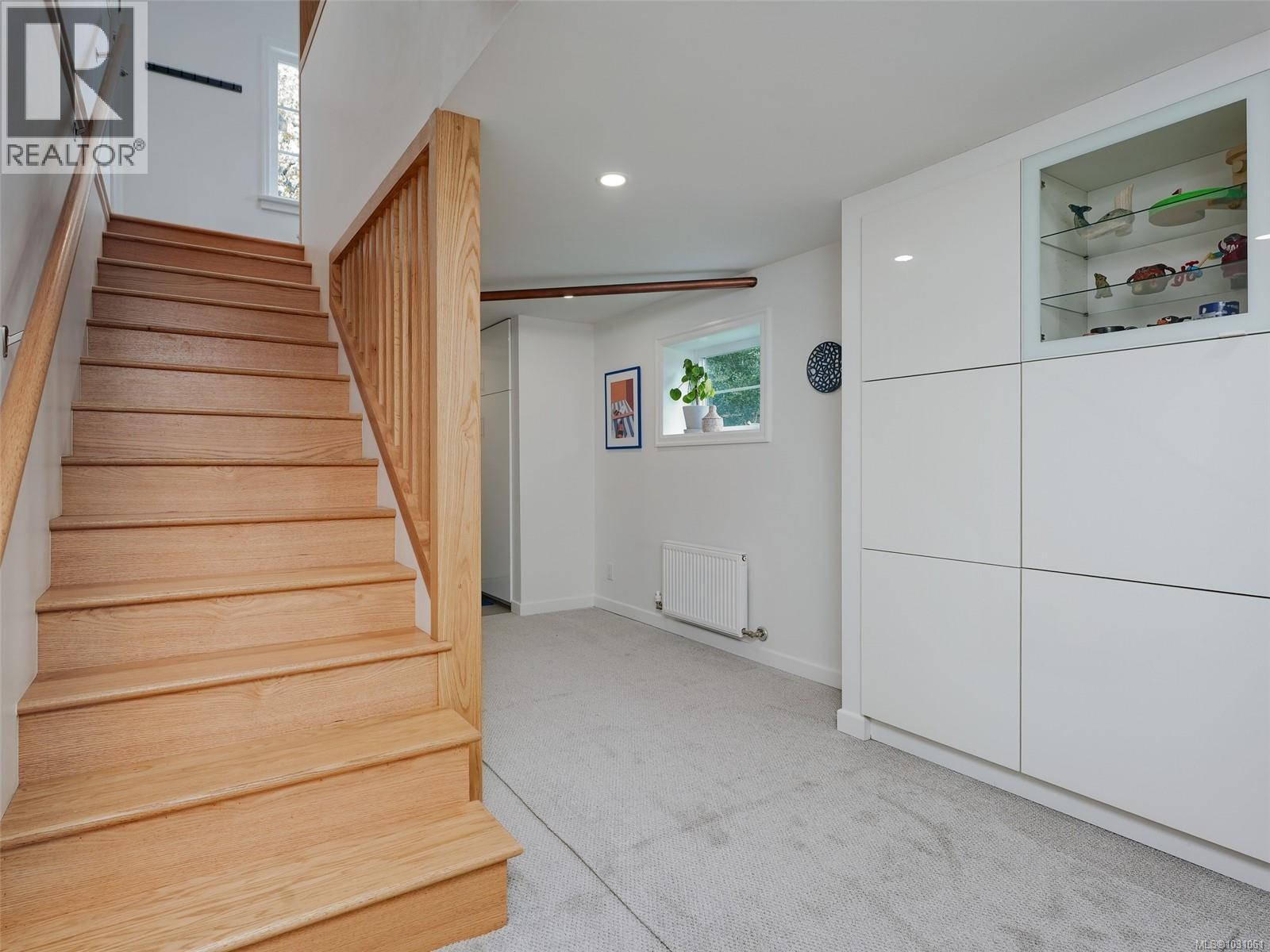  2420 Bowker Avenue, Oak Bay