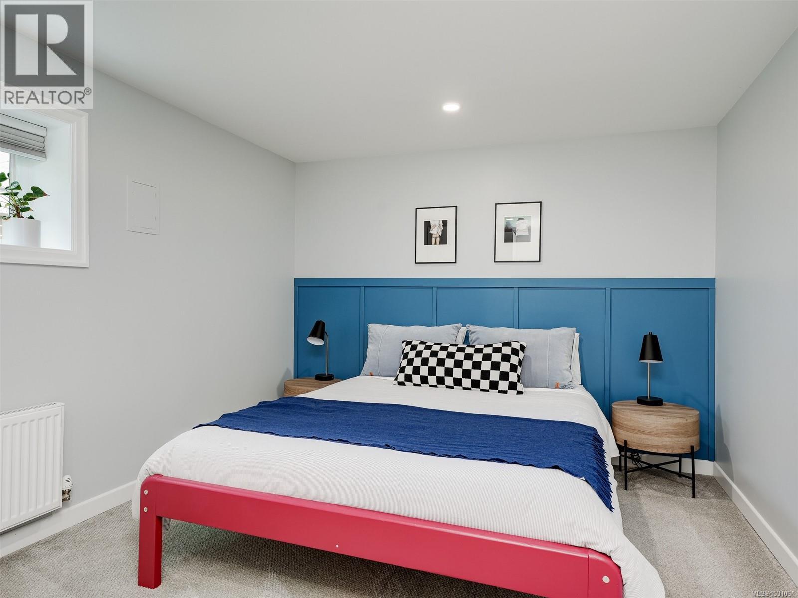  2420 Bowker Avenue, Oak Bay