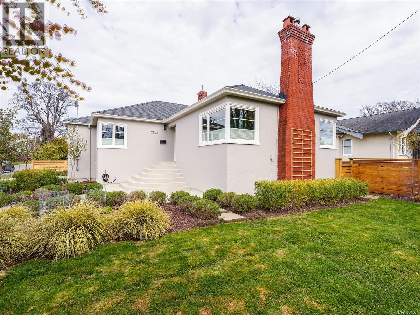 2420 Bowker Avenue, Oak Bay