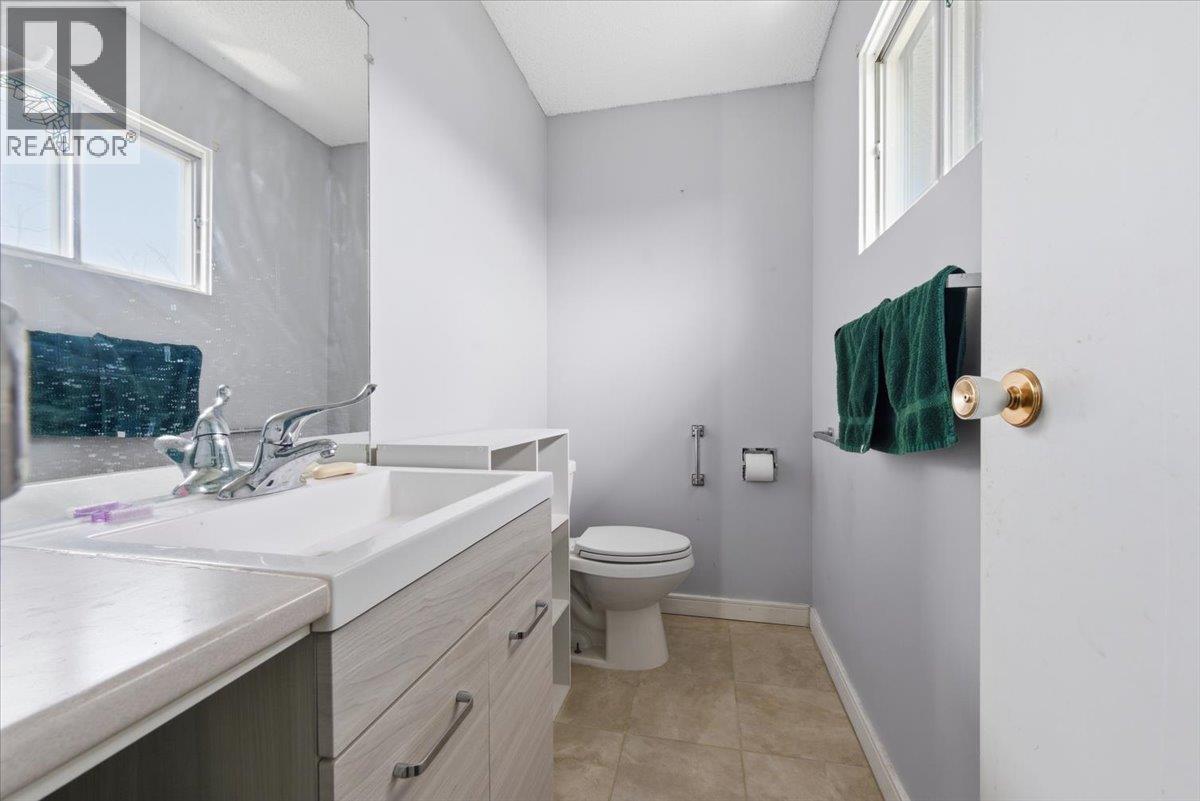 2002 21 Avenue, Vernon