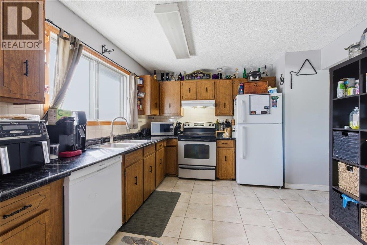 2002 21 Avenue, Vernon