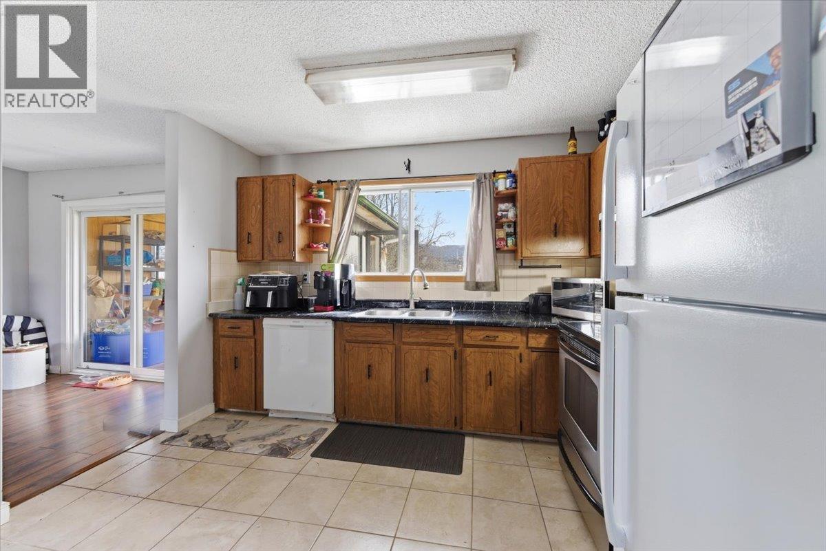 2002 21 Avenue, Vernon