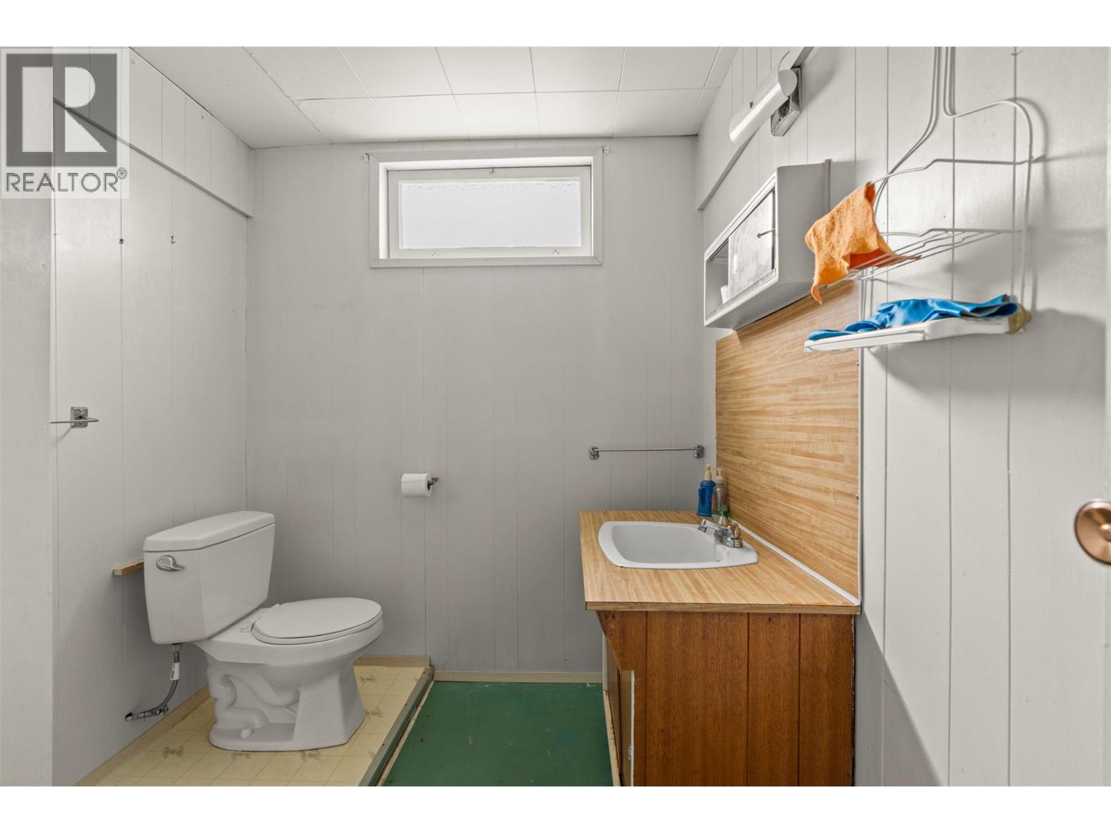 1509 37 Avenue, Vernon