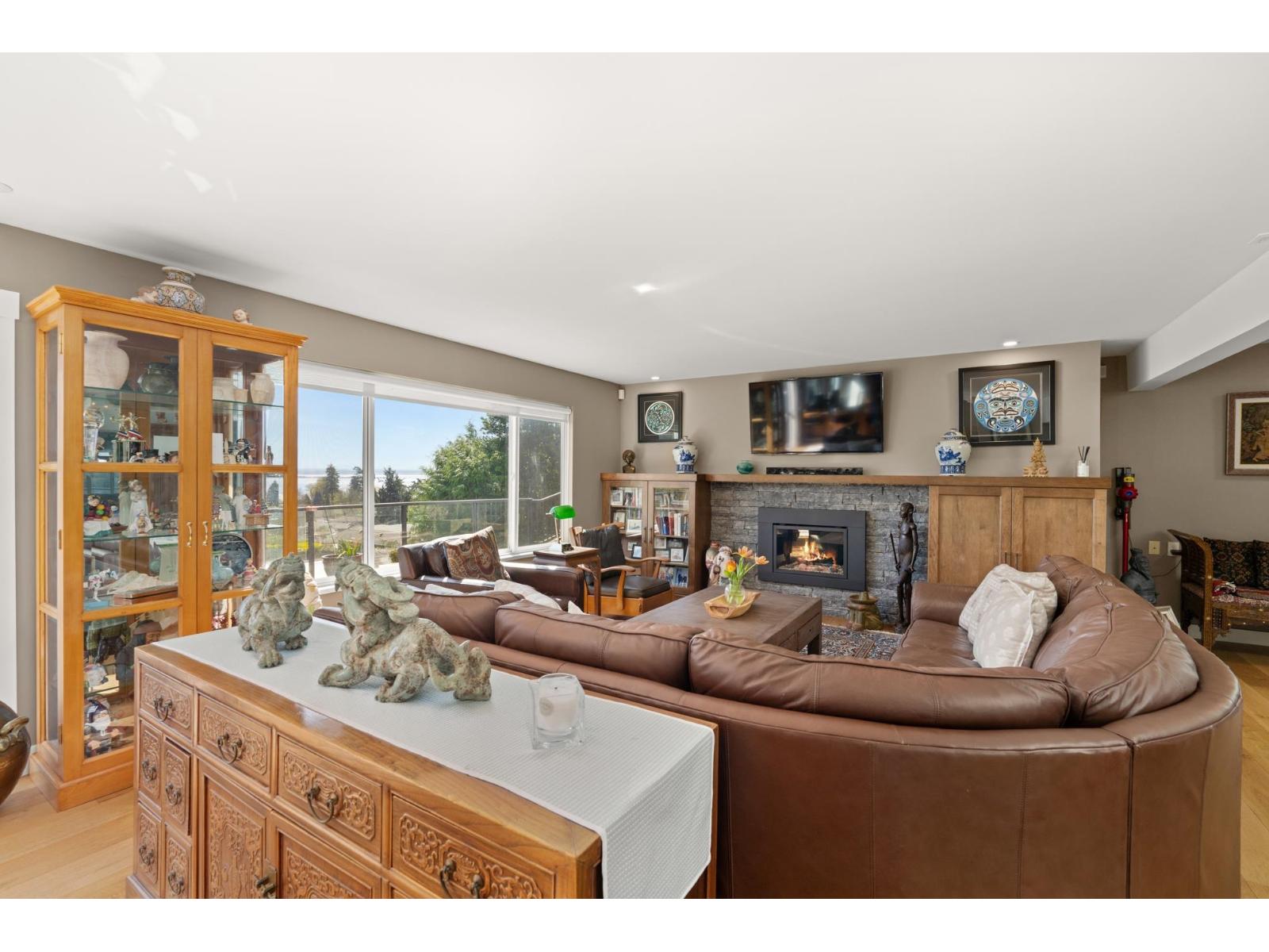 15535 ROYAL AVENUE, White Rock