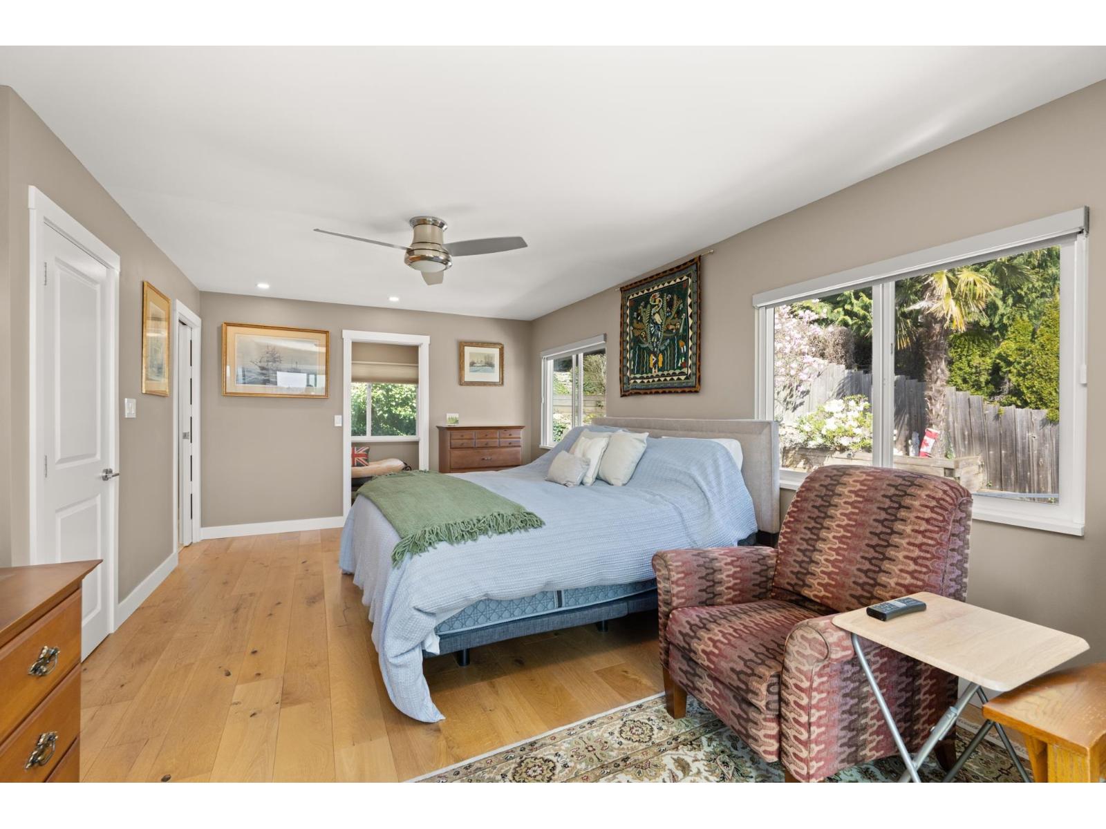 15535 ROYAL AVENUE, White Rock