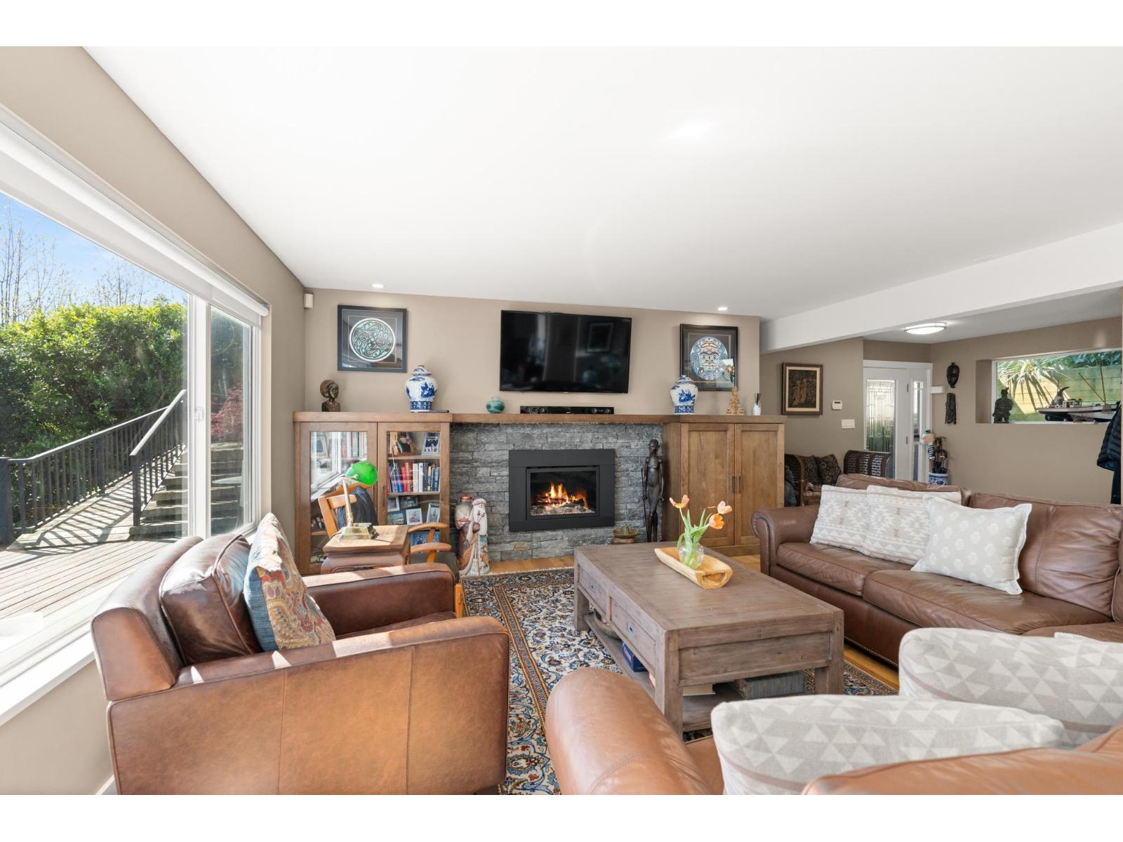 15535 ROYAL AVENUE, White Rock