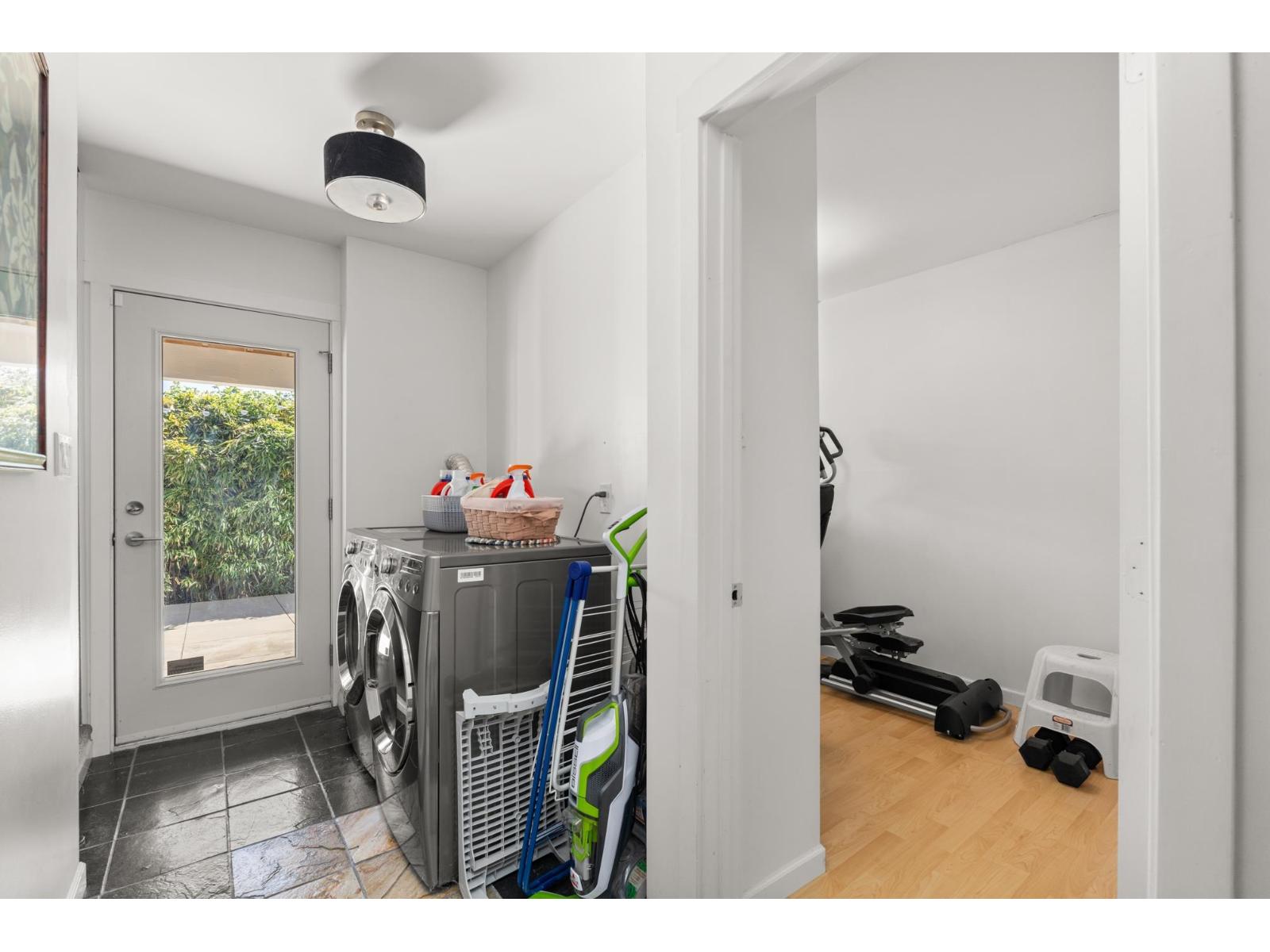 15535 ROYAL AVENUE, White Rock