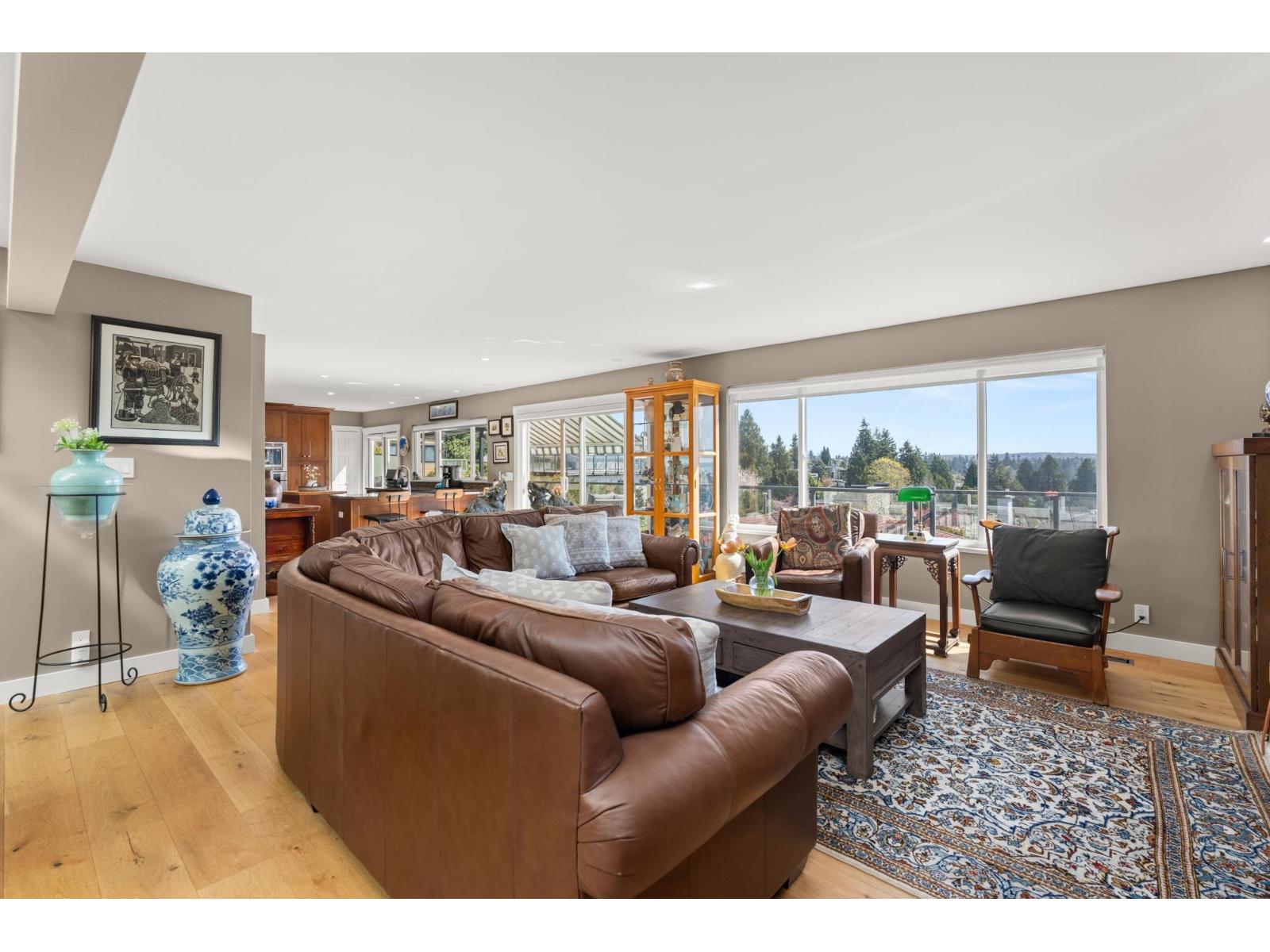 15535 ROYAL AVENUE, White Rock
