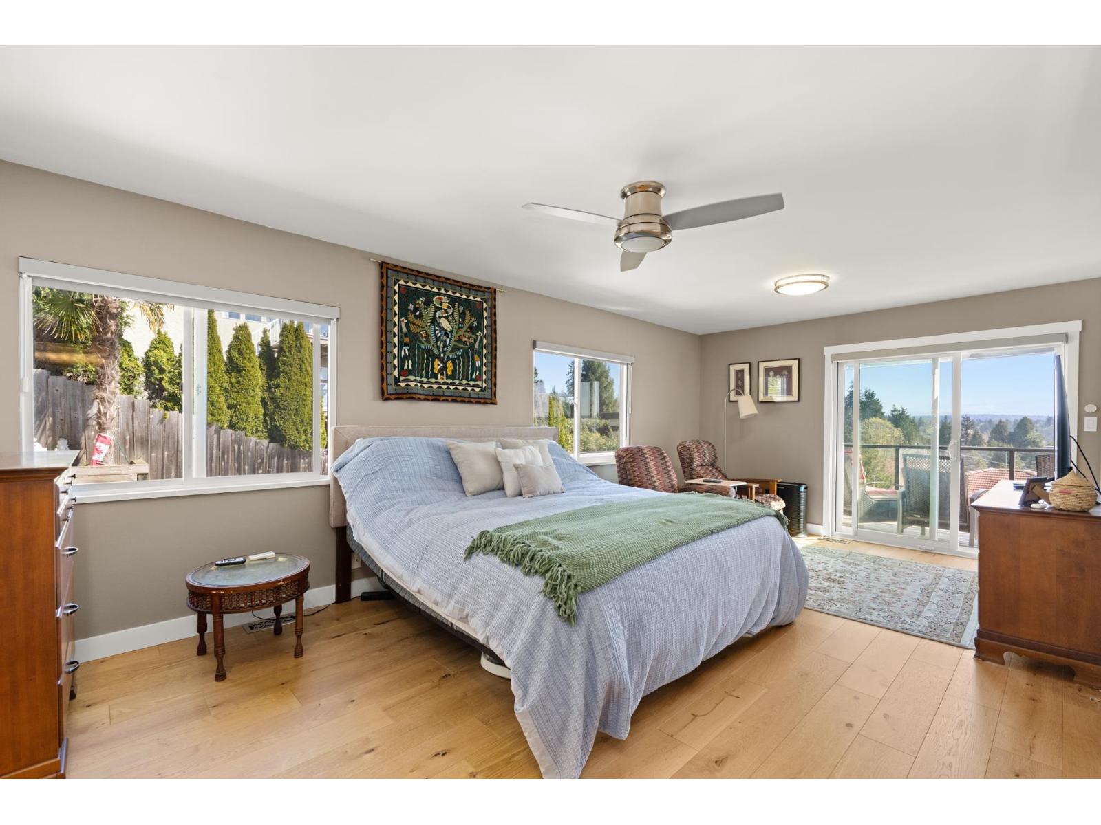 15535 ROYAL AVENUE, White Rock