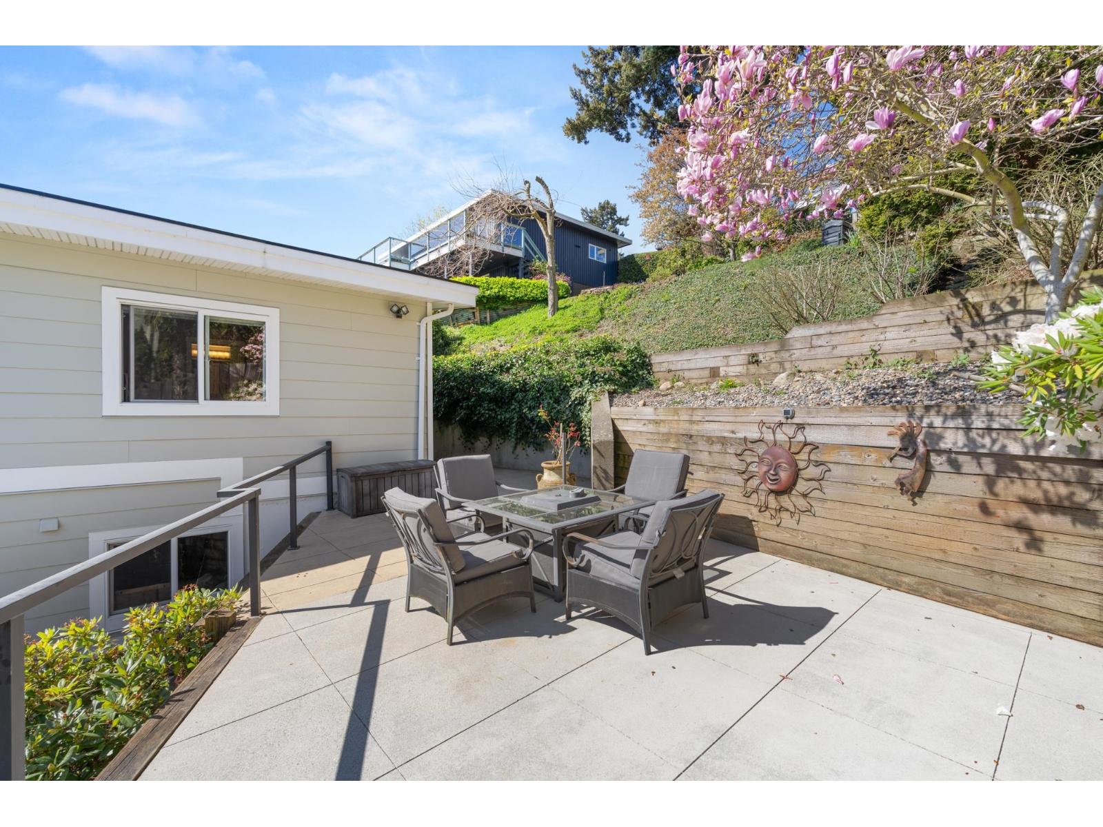 15535 ROYAL AVENUE, White Rock