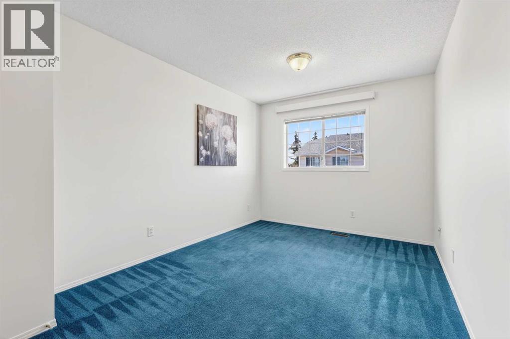 Single Family House 4 Level for Sale in  Hawkstone Manor NW Hawkwood Calgary 