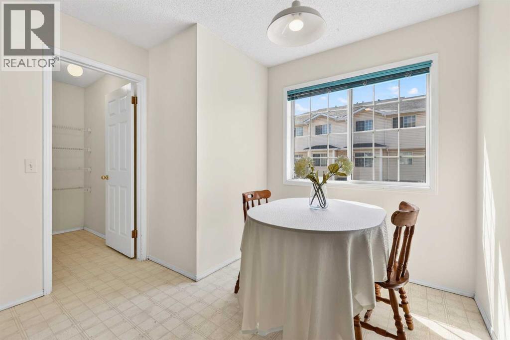 Single Family House 4 Level for Sale in  Hawkstone Manor NW Hawkwood Calgary 