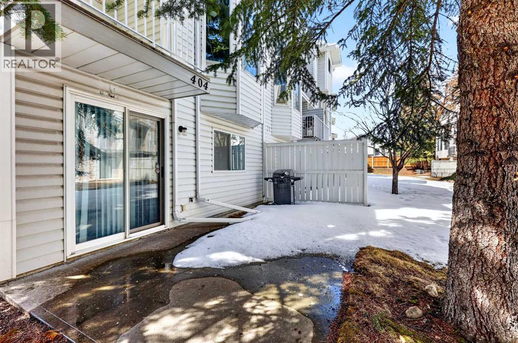 Single Family House 4 Level for Sale in  Hawkstone Manor NW Hawkwood Calgary 