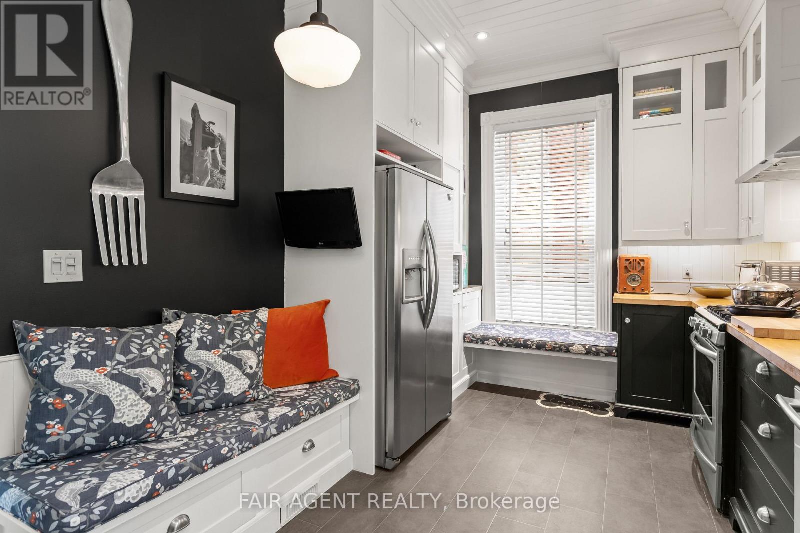 26 DALY AVENUE — photo 23