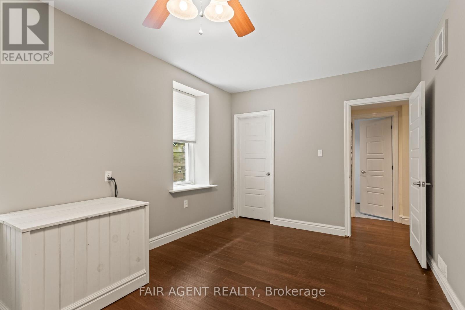 26 DALY AVENUE — photo 37